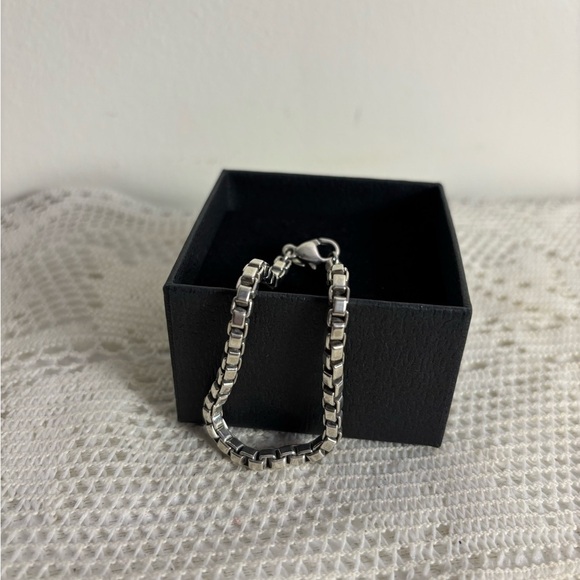 Tiffany & Co Sterling Silver Venetian Box Link Bracelet - Picture 6 of 10